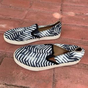 ! OluKai Pehuea Pa'i Sneaker Slip-on Shoe - US Womens Size 7